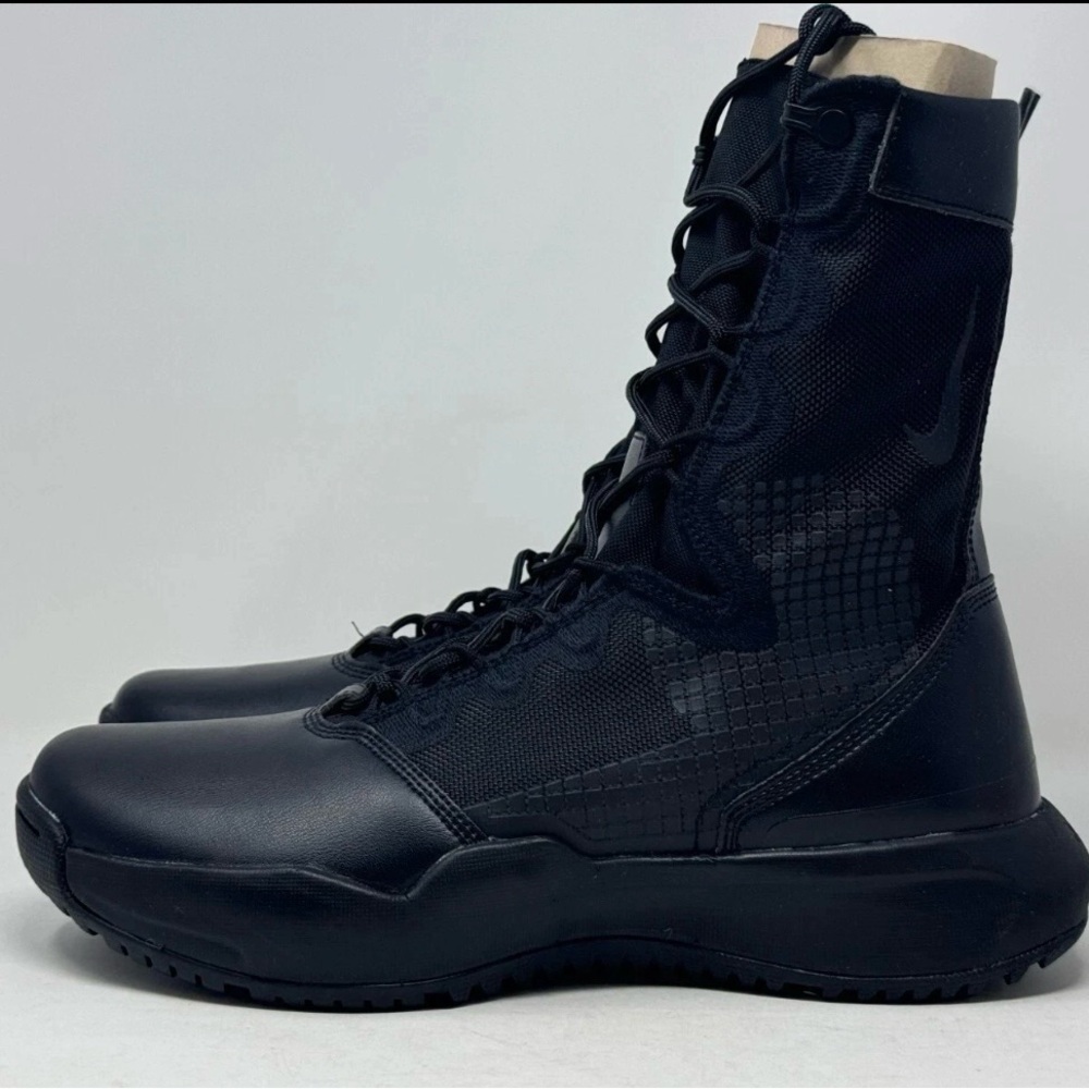 Nike Men's Black High-Top Tactical Boots